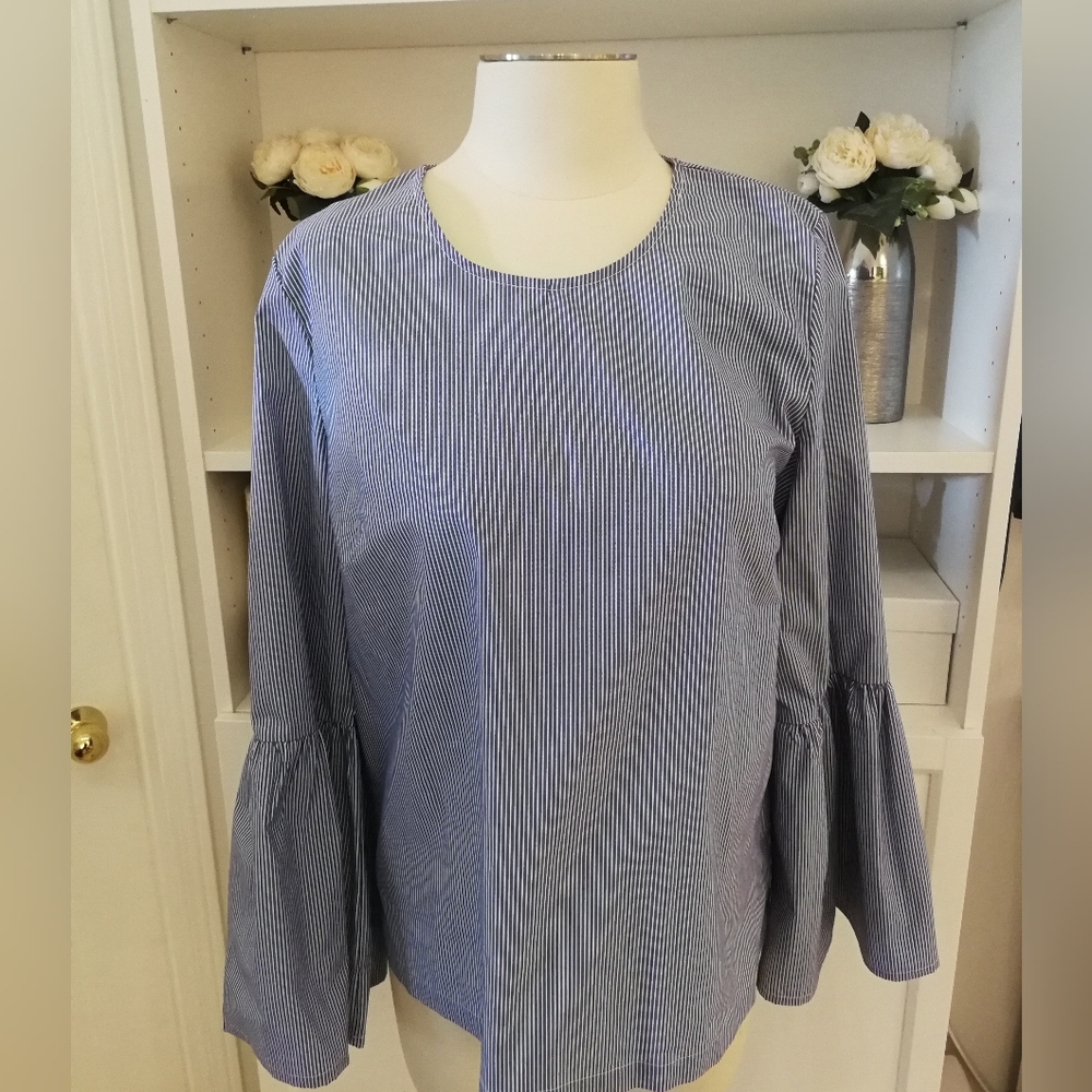 NYTT large cotton, blue and white striped,long bell sleeve , loose fitting top